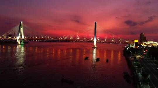 海口世纪大桥晚霞夜景倒影跨海大桥夕阳03视频素材模板下载