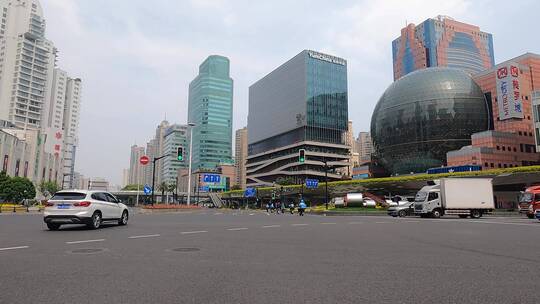 上海封城中的城市道路街边建筑