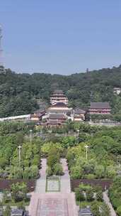 竖屏航拍湖北鄂州西山古灵泉寺