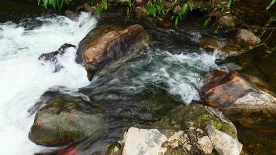 清澈河水河流水源水流溪流溪水