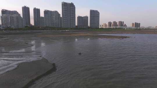 厦门同安区彩虹沙滩城市滨水区域高楼景观