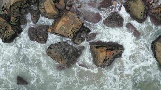 大海海浪礁石波浪航拍