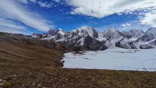 川西垭口观景台观横断山脉贡嘎山群峰风光