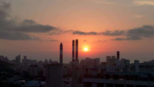 夕阳下的城市热电