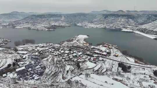 航拍雪后山区乡村宛如水墨画