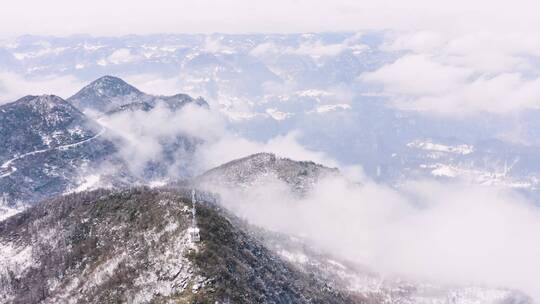 4k航拍恩施雪山雾凇峡谷风光