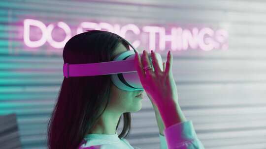 VR， VR耳机，女士，佩戴