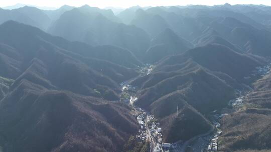 航拍伏牛山山脉地质公园沟壑峰峦乡村振兴