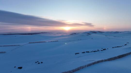 大兴安岭丘陵地带雪原夕阳