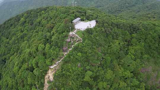 航拍深圳阳台山蓝天白云下的风光