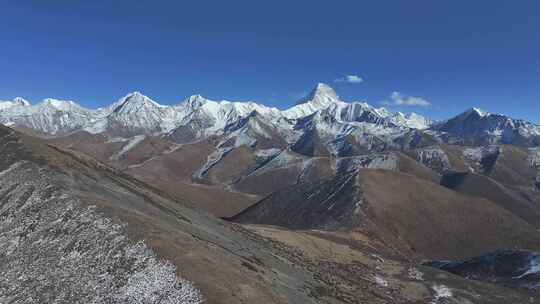 雪山贡嘎雪山冷嘎措航拍视频素材模板下载