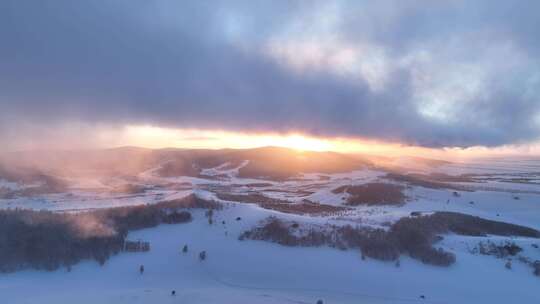 极寒丘陵雪原灿烂夕阳