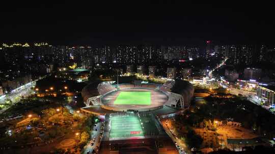 四川自贡南湖体育中心夜景