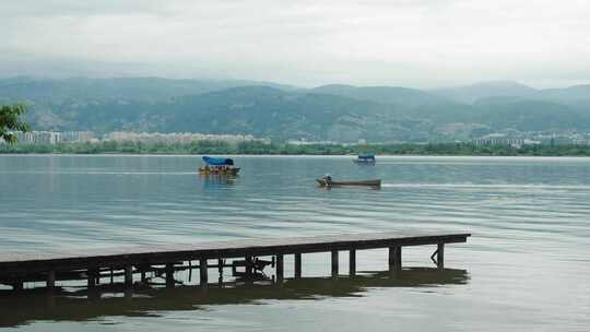 大理洱海湖岸风景