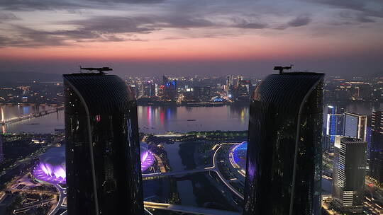 穿越杭州之门夜景 钱江新城