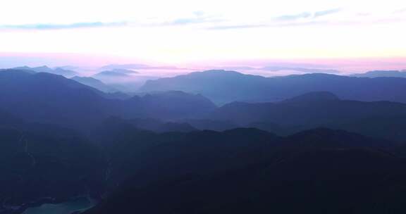 云南自然风光大山山上景观高山峡谷