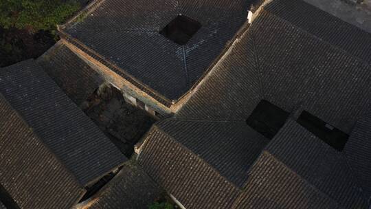 航拍湘西茶峒古镇（边城）的古建筑屋顶