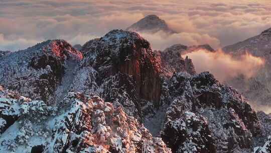 黄山绝美雪景日出云海