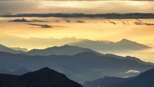 4K航拍四川雅安牛背山夕阳自然美景