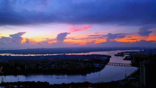 夏天 晚霞 云层 黄昏 日落 天空 海南 空镜视频素材模板下载