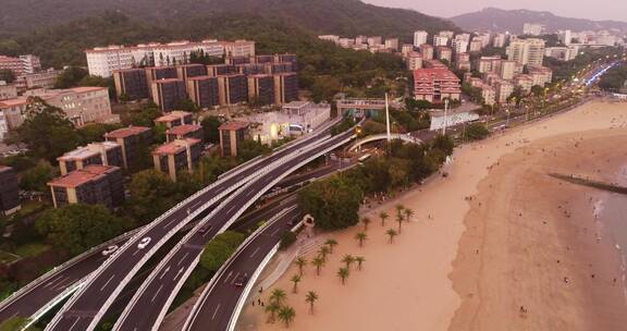 航拍海滨城市厦门海边公路交通