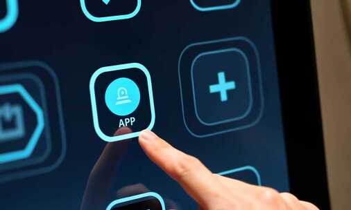 人类手指按下触摸屏按钮