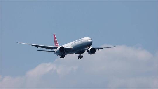 土耳其航空公司波音777着陆视频素材模板下载