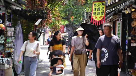 成都锦里古街走路第一视角路上行人街景人流