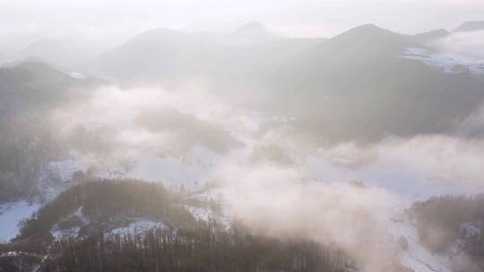 4k航拍恩施雪山雾凇峡谷风光