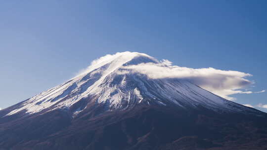 阳光下日本自然富士山高山云彩自然风光空镜