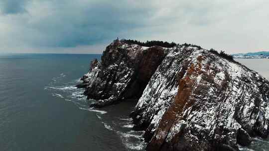 海岸线岩石