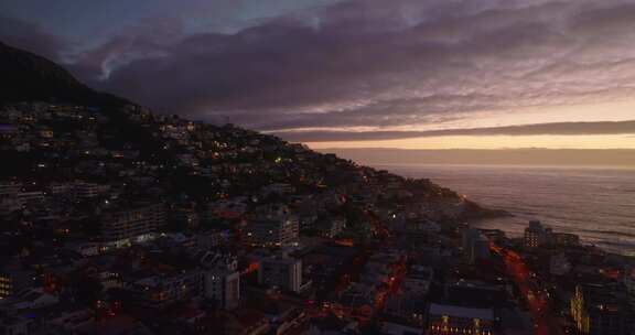 城镇，海岸，山坡，房屋