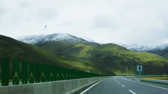 西藏雪山公路