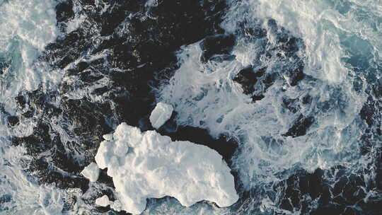 南极洲海洋开阔水域岩石场景鸟瞰图视频素材模板下载