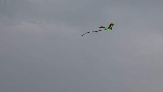 风筝在天上飞14视频素材模板下载