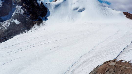 西藏拉萨当雄廓琼岗日雪山洛堆峰