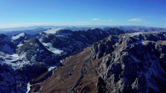 冬季甘南雪山