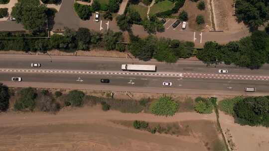 卡车、集装箱、汽车、道路