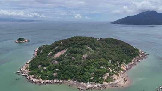 海上岛屿海岛大海蓝色海洋风景航拍