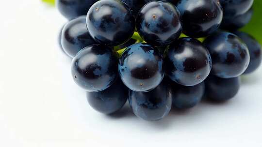 黑紫色葡萄微距特写