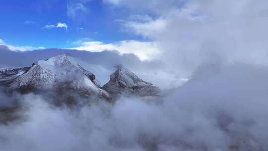 西藏云海雪山