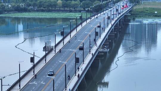 武汉南湖大桥，长焦略俯环绕镜头