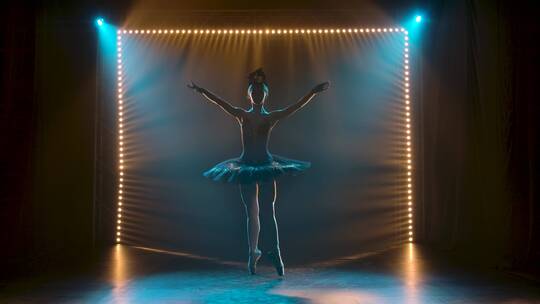一个优雅的芭蕾舞演员的剪影视频素材模板下载