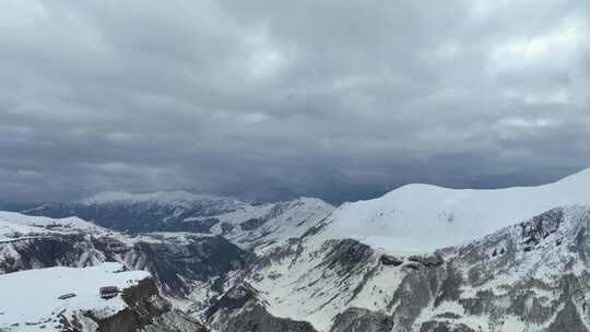 佐治亚州古多里美丽雪山的鸟瞰图