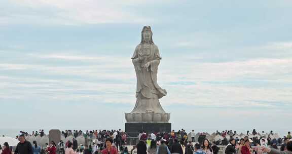 福建泉州石狮黄金海岸观音像节日人流