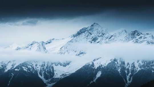 雪山自然风光全景