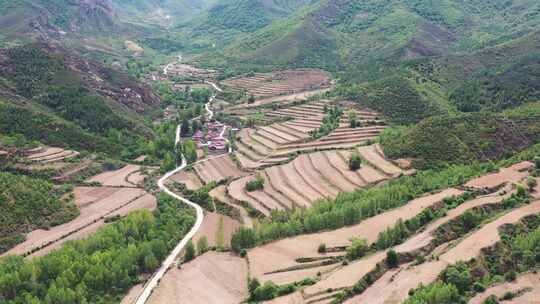 航拍干旱贫瘠的土地  干旱缺水视频素材模板下载