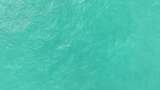 泰国普吉岛海域美丽清澈的碧绿色海水特写高清在线视频素材下载