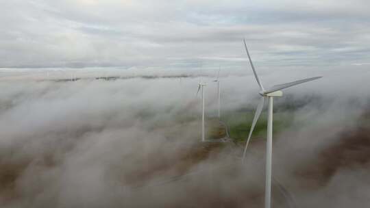 4k风车在云海间转动