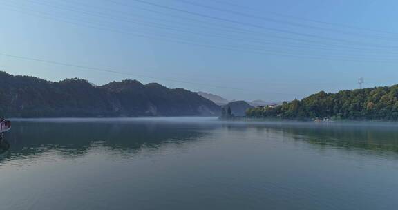 航拍4k建德山区风景湖面清晨薄雾生态旅游